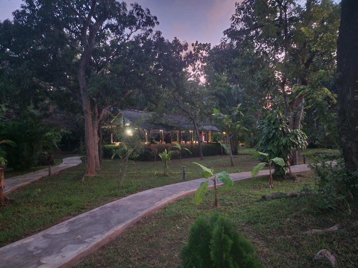 Sigiriya Cottage ภายนอก รูปภาพ